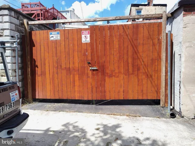 $995 | 1421 West Baltimore Street, Unit 3, Baltimore, MD 21223