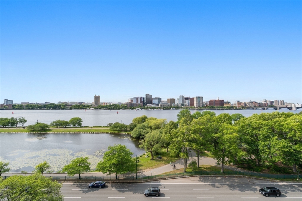274 Beacon Street, Unit 8R Boston, MA 02116 - Photo 16 of 21