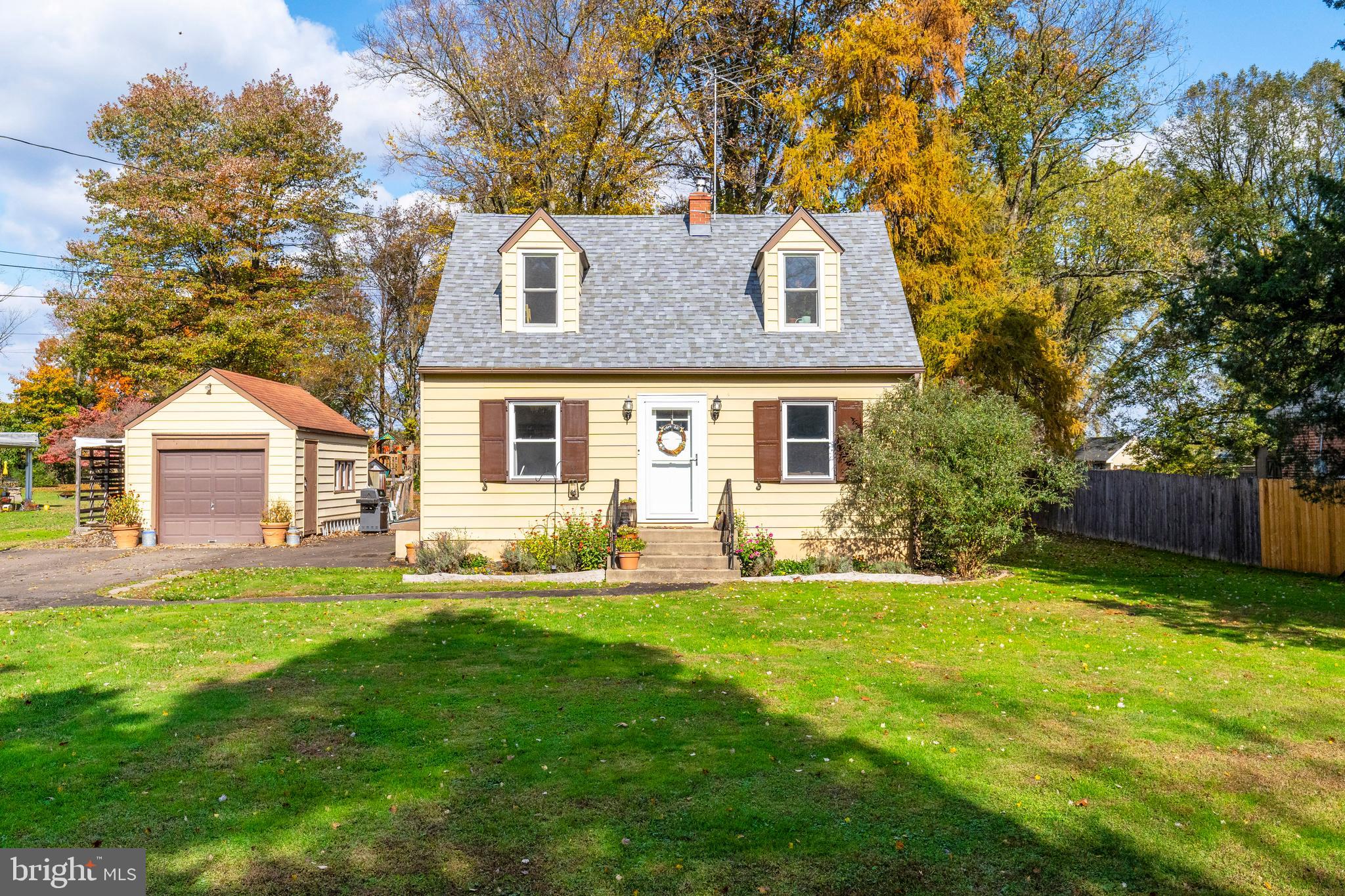 1089 Eagle Road Huntingdon Valley, PA 19006 - Photo 1 of 29 Gallery Image 1