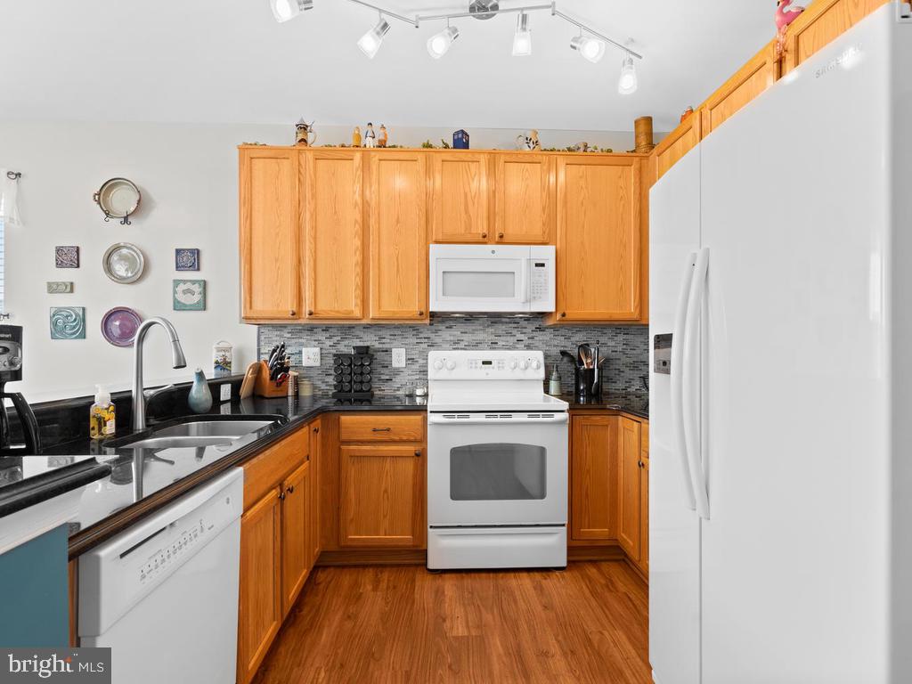 8600 Roaming Ridge Way, Unit 302 Odenton, MD 21113 - Photo 15 of 77 Kitchen