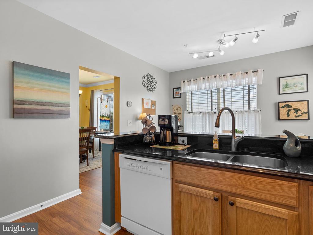8600 Roaming Ridge Way, Unit 302 Odenton, MD 21113 - Photo 18 of 77 Kitchen to Breakfast Room