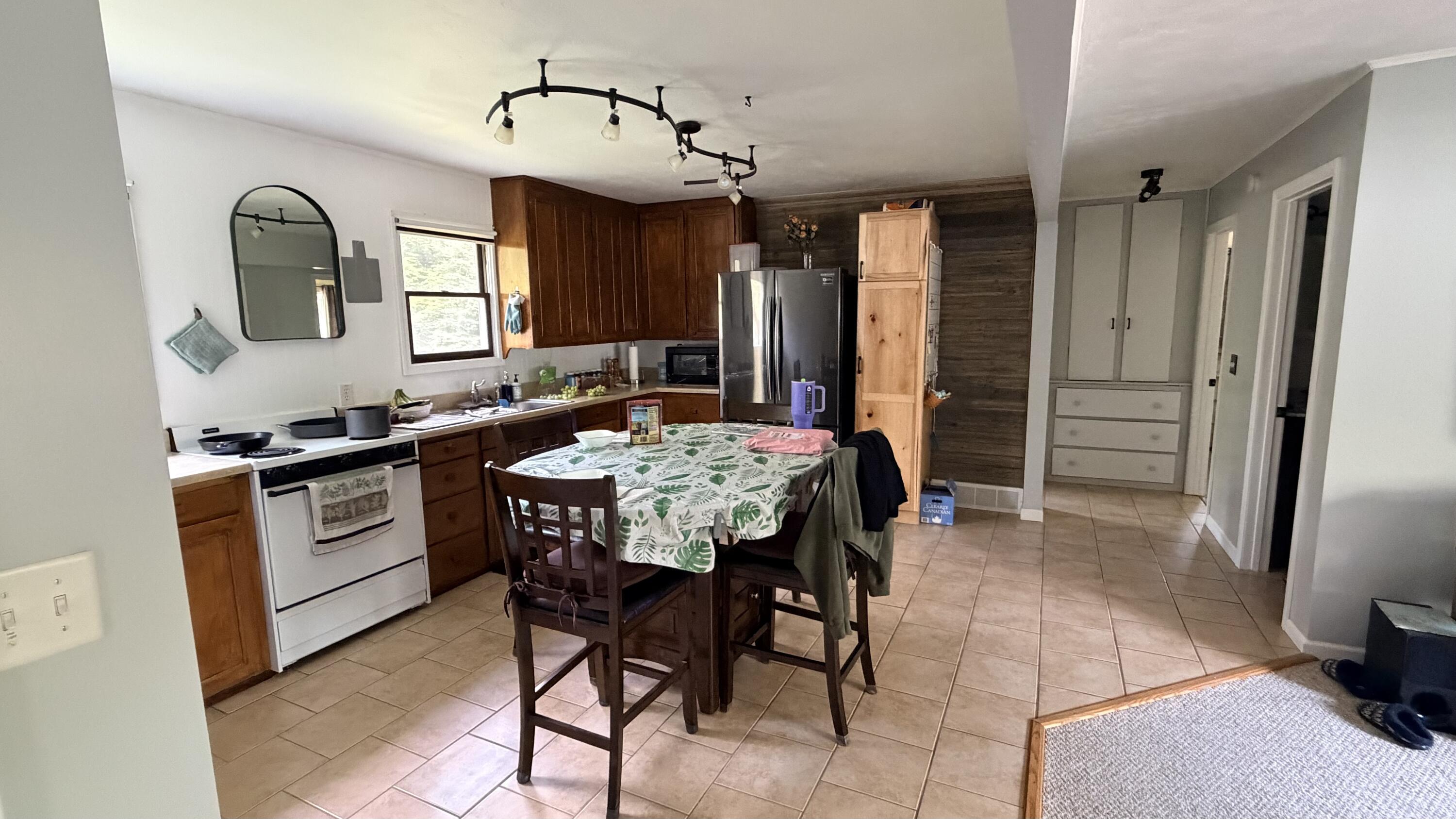 3610 Fenner Road Muskegon, MI 49445 - Photo 2 of 14 2_87621369_12_1783269341