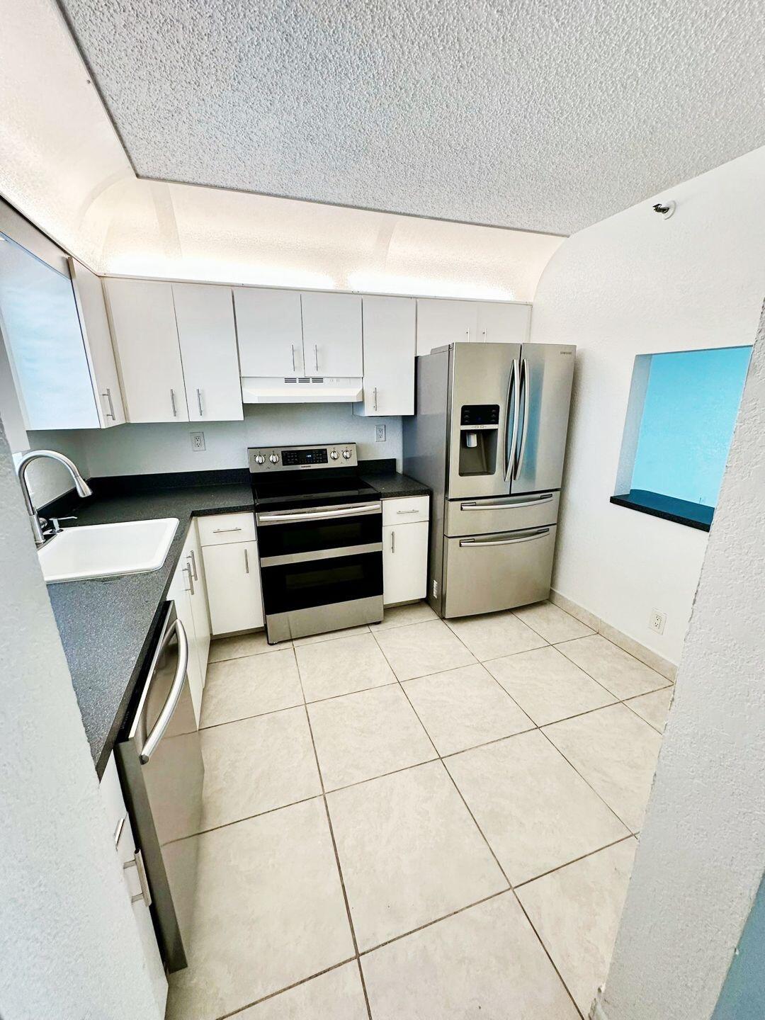 9235 Southwest 8th Street, Unit 402 Boca Raton, FL 33428 - Photo 13 of 37 d74e2edd-e13f-4c40-9c22-3e4774f1e404