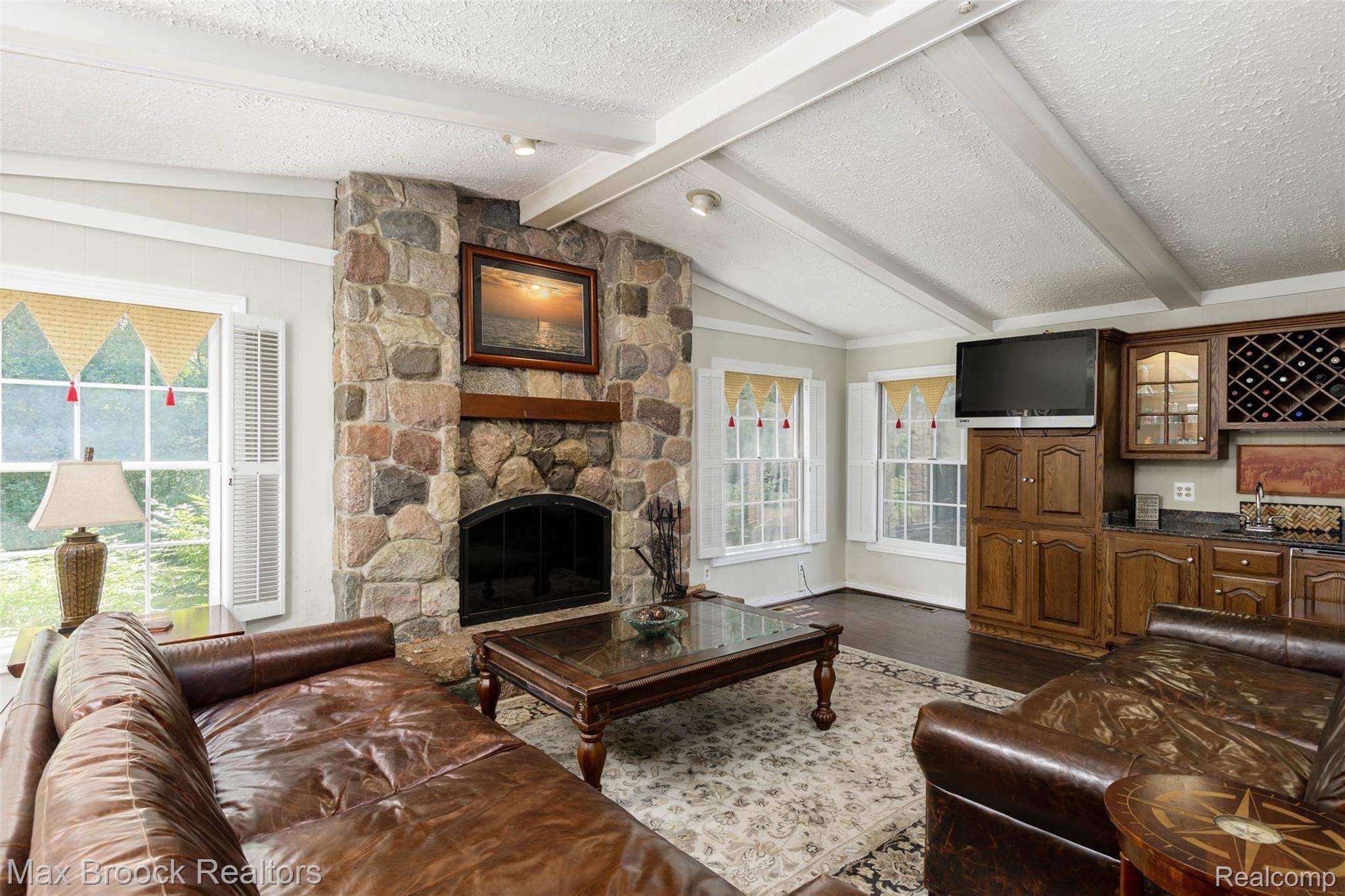 507 Overbrook Road Bloomfield Hills, MI 48302 - Photo 3 of 34 507 Overbrook Rd-20.jpg
