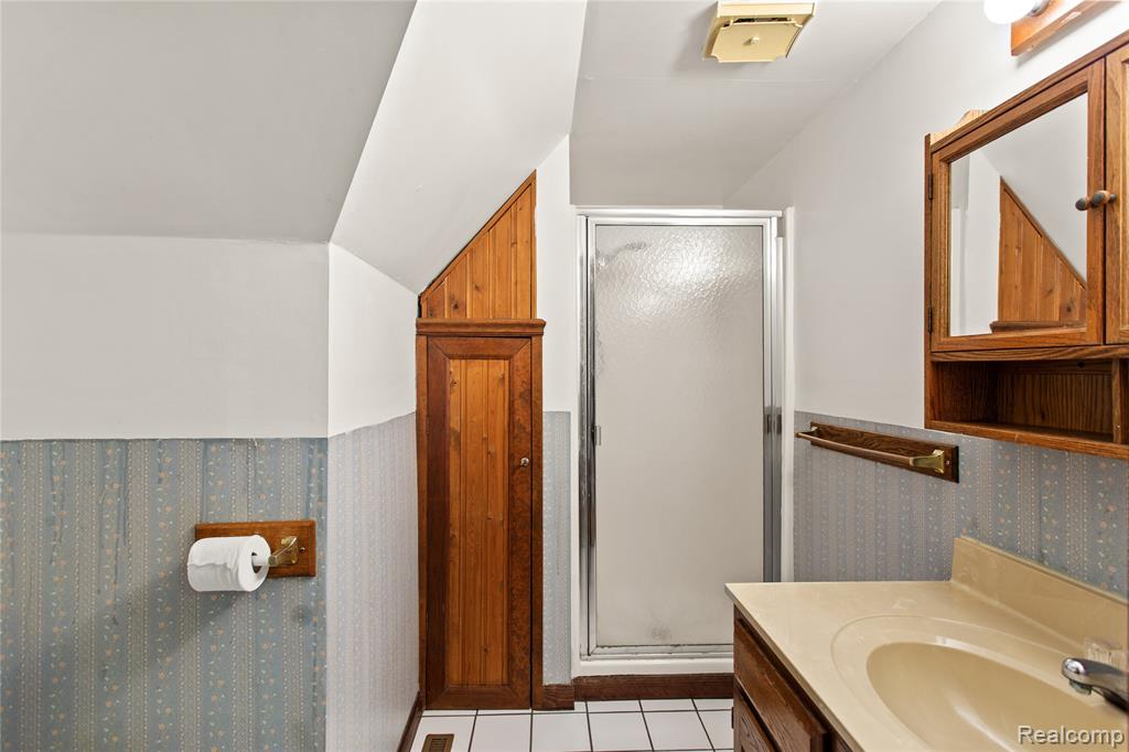 225 West Ridge Street Owosso, MI 48867 - Photo 12 of 46
