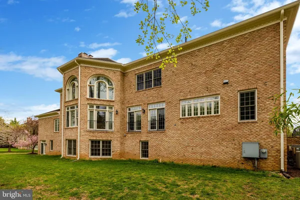 $3,200,000 | 1204 Hunters Grove Court, McLean, VA 22102