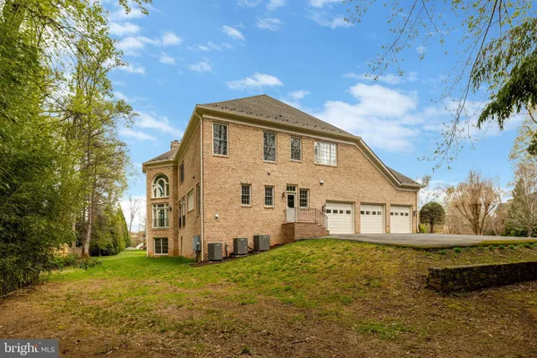 $3,200,000 | 1204 Hunters Grove Court, McLean, VA 22102