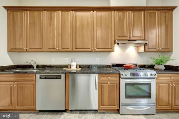 $3,200,000 | 1204 Hunters Grove Court, McLean, VA 22102