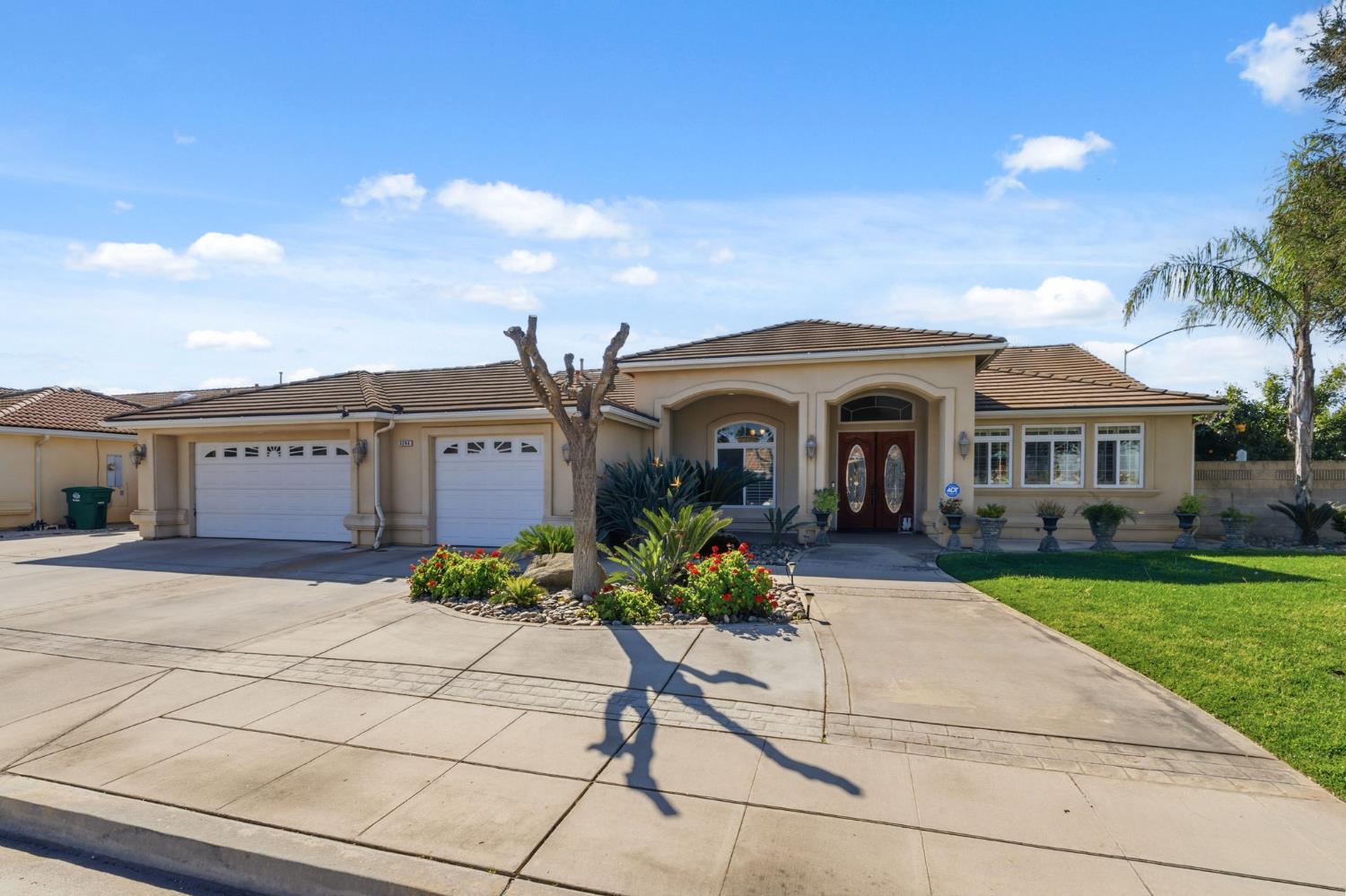 3296 Hollow Avenue Madera, CA 93637 - Photo 3 of 45