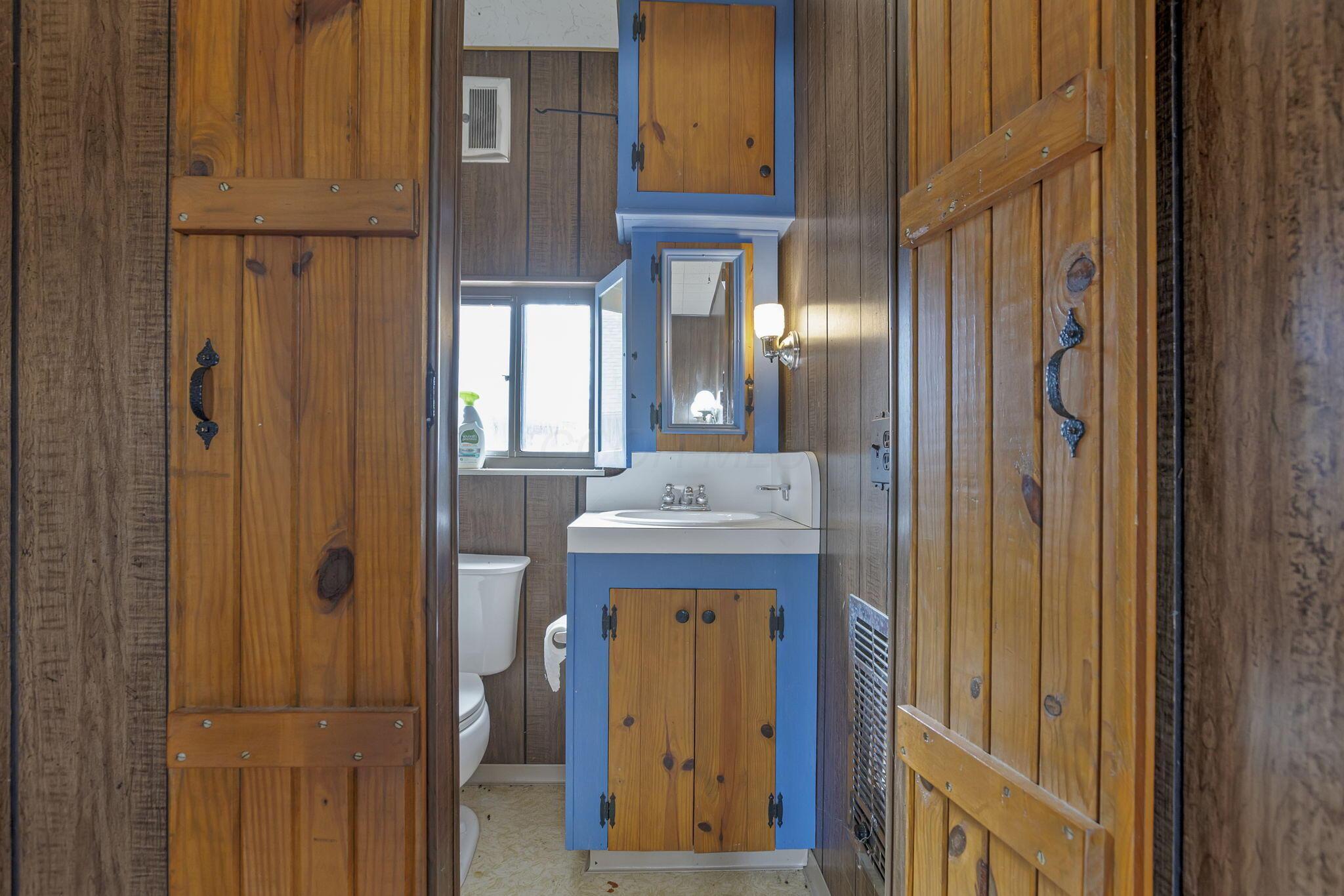 9050 Dalzell Road Lower Salem, OH 45745 - Photo 64 of 93 Cabin, Bedroom - 9050 Dalzell Rd, Lower Salem, OH 45745