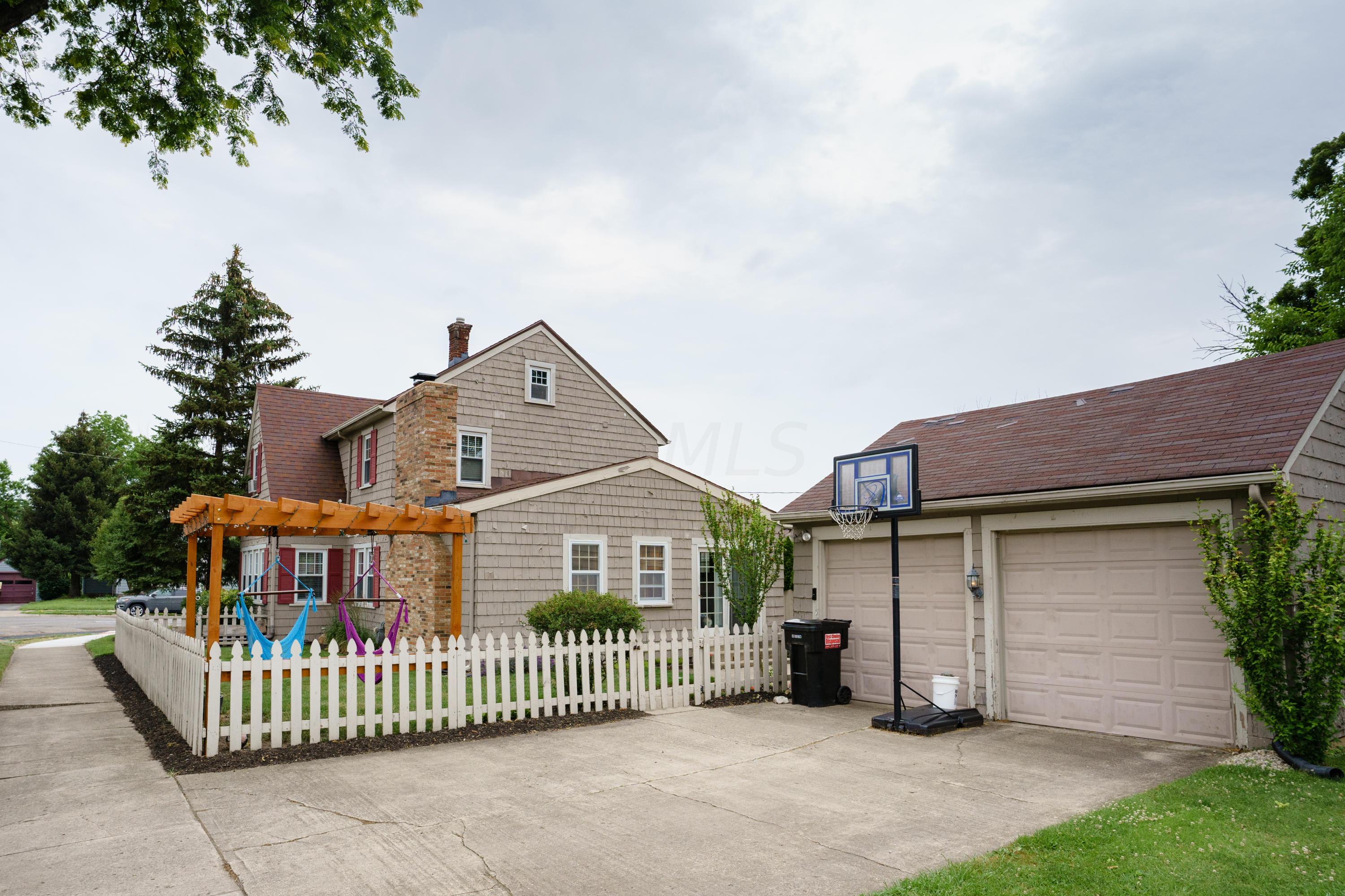 1502 North Lowry Avenue Springfield, OH 45504 - Photo 2 of 27