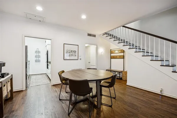 $2,700 | 7506 West Northwest Highway, Unit 2, Dallas, TX 75225