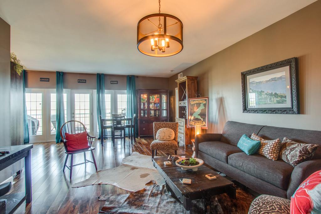 7100 Dale Ridge Road, Unit E3 Lancaster, TN 38569 - Photo 11 of 30 a living room with furniture and wooden floor