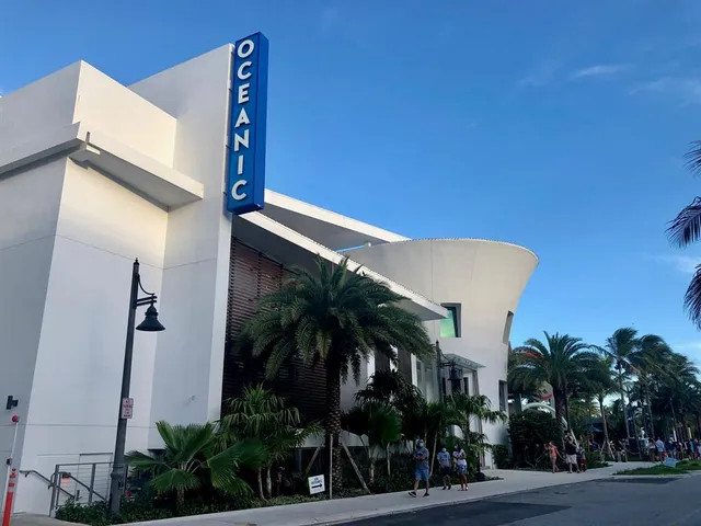 $1,988,000 | 1431 South Ocean Boulevard, Unit 17, Lauderdale-by-the-Sea, FL 33062