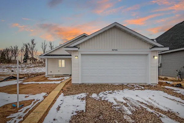 $400,000 | 31706 Madison Road, Lindstrom, MN 55045