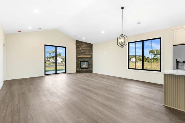 $400,000 | 31706 Madison Road, Lindstrom, MN 55045