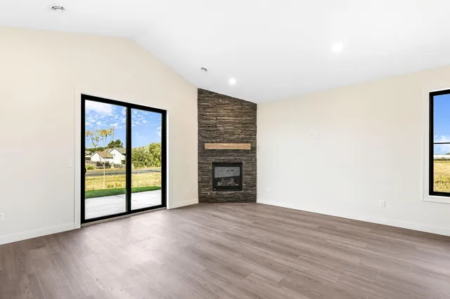 $400,000 | 31706 Madison Road, Lindstrom, MN 55045