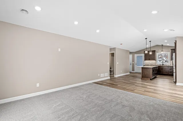 $400,000 | 31706 Madison Road, Lindstrom, MN 55045