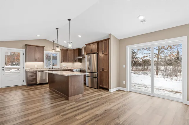 $400,000 | 31706 Madison Road, Lindstrom, MN 55045