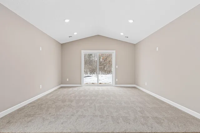 $400,000 | 31706 Madison Road, Lindstrom, MN 55045