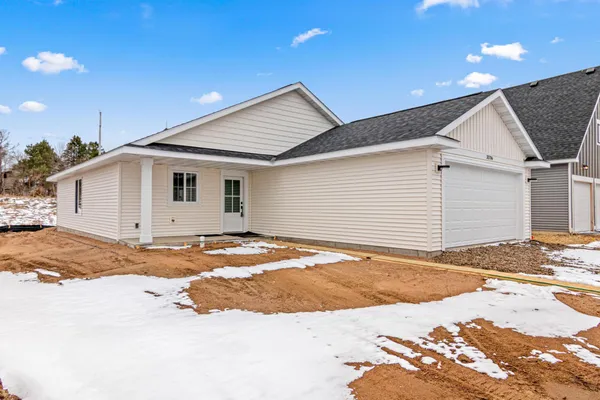 $400,000 | 31706 Madison Road, Lindstrom, MN 55045