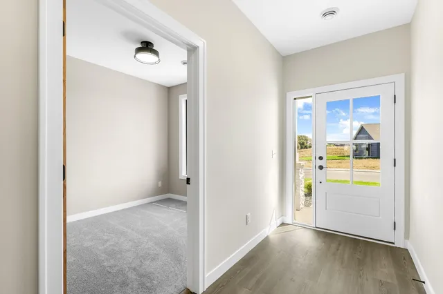 $400,000 | 31706 Madison Road, Lindstrom, MN 55045