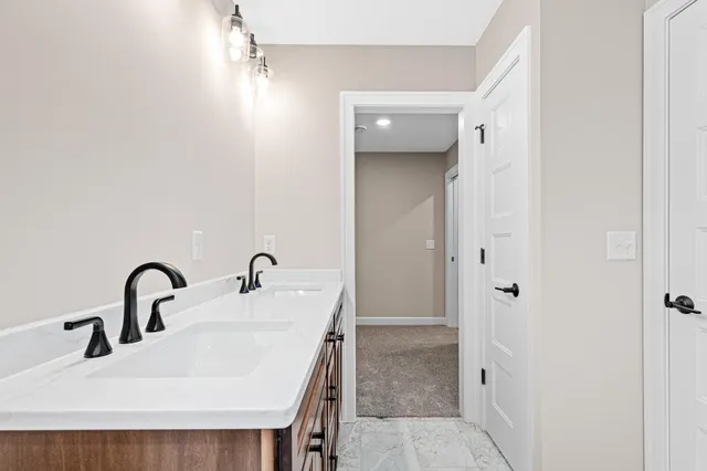 $400,000 | 31706 Madison Road, Lindstrom, MN 55045