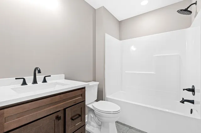 $400,000 | 31706 Madison Road, Lindstrom, MN 55045