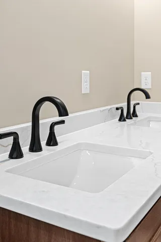 $400,000 | 31706 Madison Road, Lindstrom, MN 55045