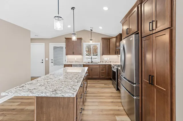 $400,000 | 31706 Madison Road, Lindstrom, MN 55045