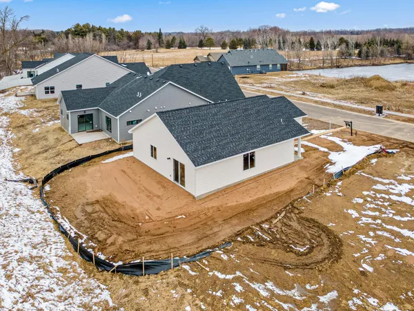 $400,000 | 31706 Madison Road, Lindstrom, MN 55045