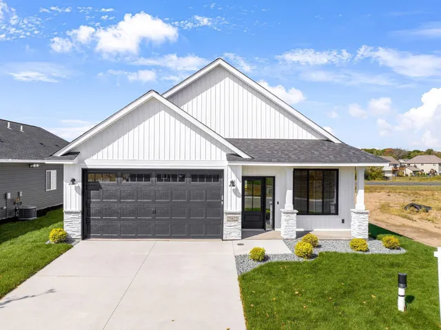 $400,000 | 31706 Madison Road, Lindstrom, MN 55045