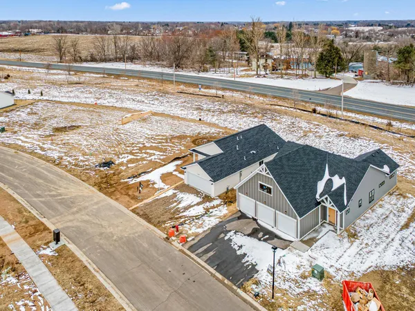 $400,000 | 31706 Madison Road, Lindstrom, MN 55045