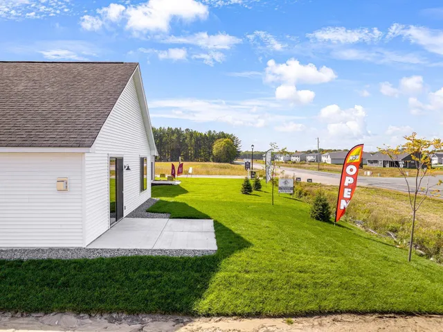 $400,000 | 31706 Madison Road, Lindstrom, MN 55045