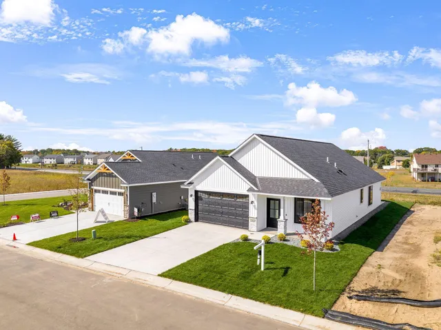 $400,000 | 31706 Madison Road, Lindstrom, MN 55045