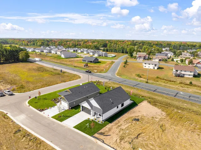 $400,000 | 31706 Madison Road, Lindstrom, MN 55045