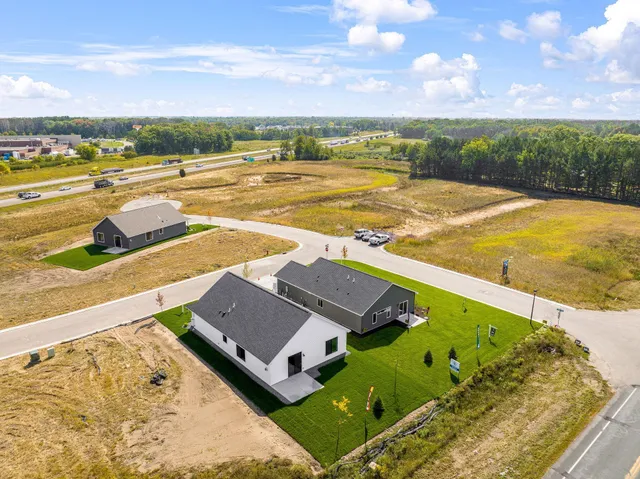 $400,000 | 31706 Madison Road, Lindstrom, MN 55045