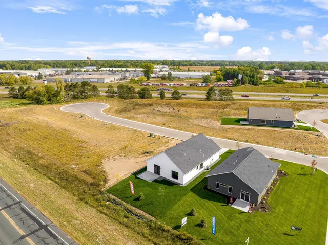 $400,000 | 31706 Madison Road, Lindstrom, MN 55045