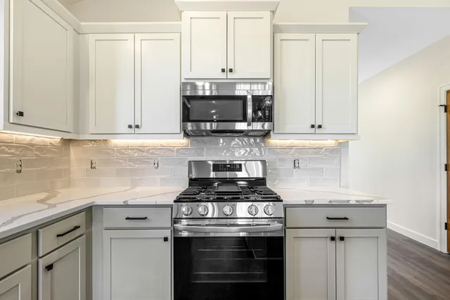 $400,000 | 31706 Madison Road, Lindstrom, MN 55045