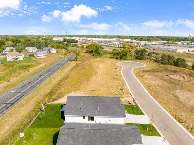 $400,000 | 31706 Madison Road, Lindstrom, MN 55045