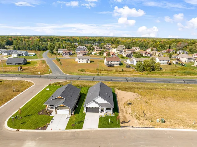 $400,000 | 31706 Madison Road, Lindstrom, MN 55045