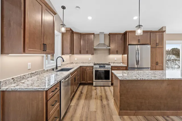 $400,000 | 31706 Madison Road, Lindstrom, MN 55045