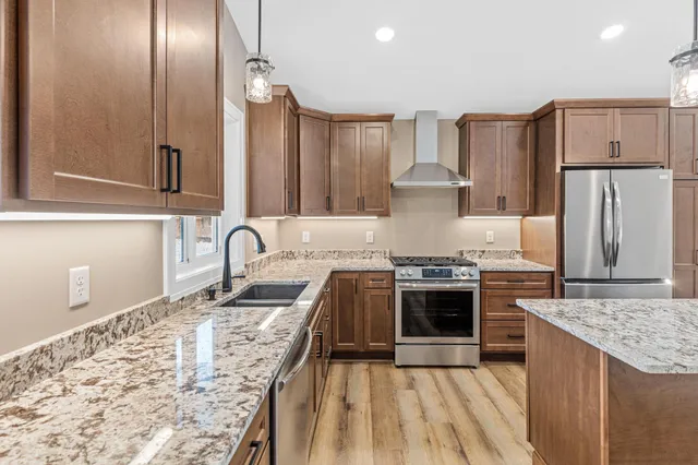 $400,000 | 31706 Madison Road, Lindstrom, MN 55045