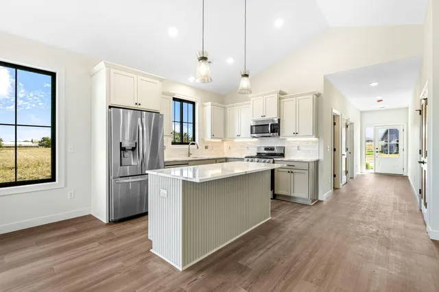 $400,000 | 31706 Madison Road, Lindstrom, MN 55045