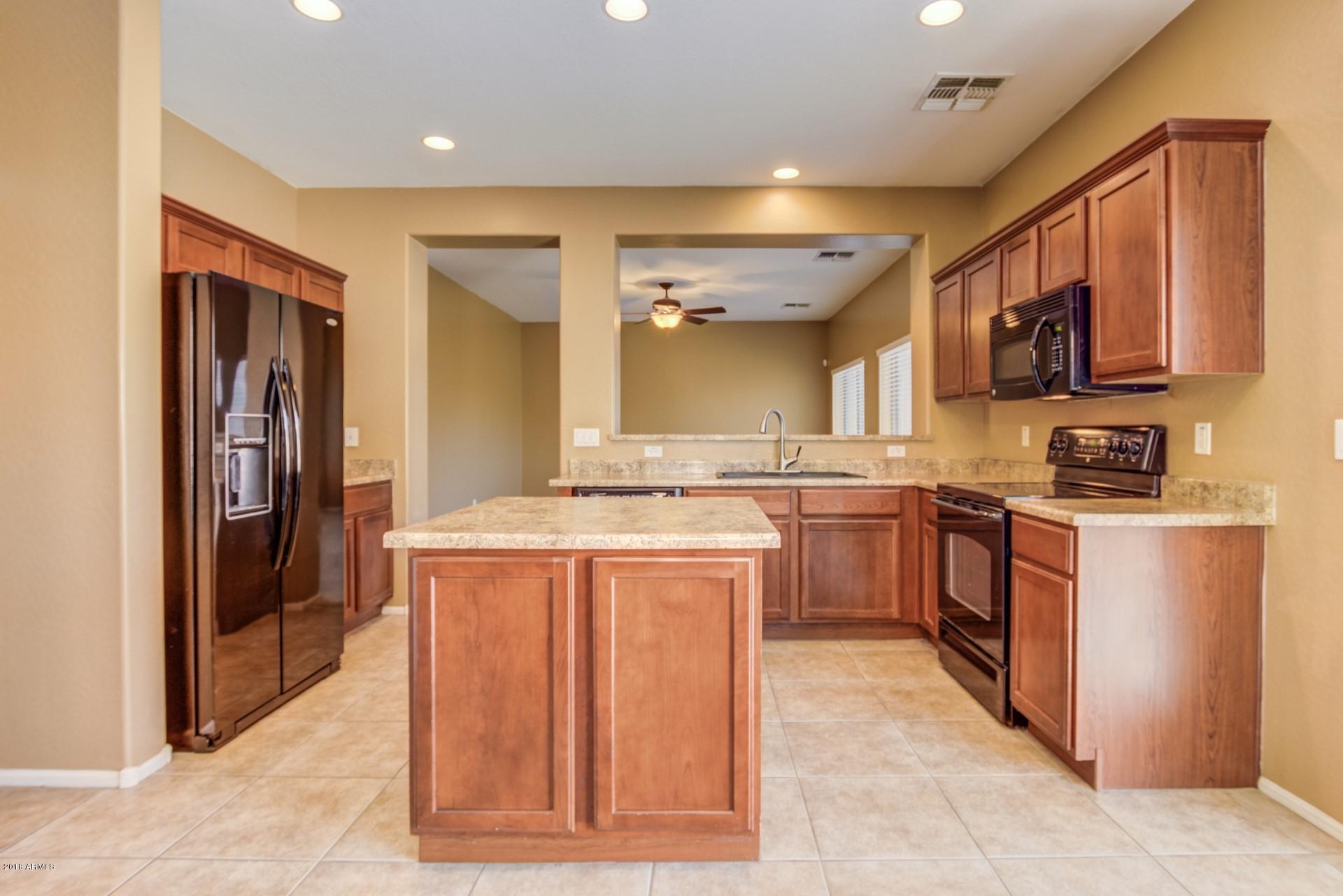947 East Randy Street Avondale, AZ 85323 - Photo 4 of 33 4