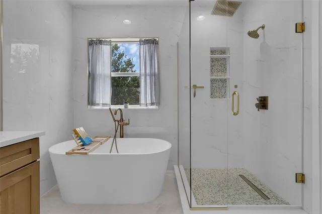 $784,999 | 1133 Whitewater Bay Drive, Groveland, FL 34736