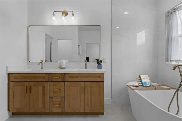 $784,999 | 1133 Whitewater Bay Drive, Groveland, FL 34736