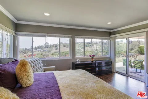$2,699,999 | 4152 Terraza Drive, Los Angeles, CA 90008