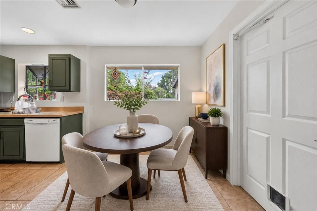 826 Katherine Road Simi Valley, CA 93063 - Photo 12 of 31 Gallery Image 12