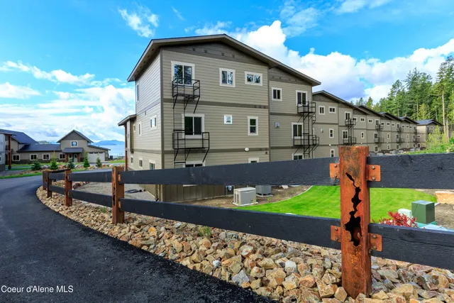 $1,735,000 | 44 Palouse Drive, Nordman, ID 83848